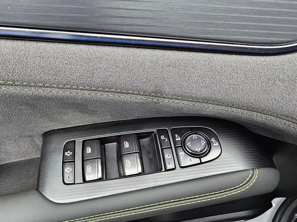 BYD L EV — миниатюра 13