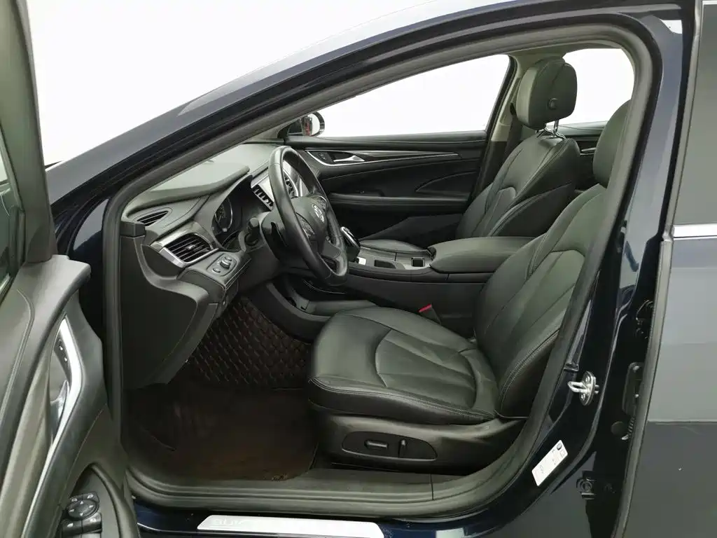 Buick LaCrosse — миниатюра 10