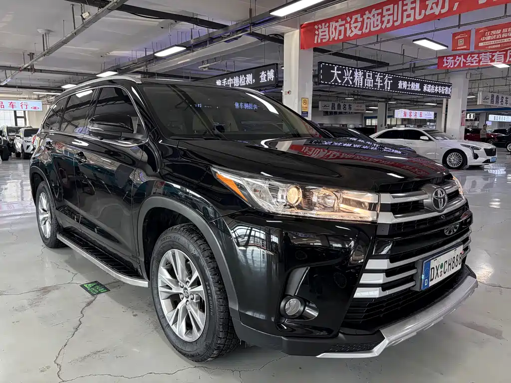 TOYOTA HIGHLANDER
