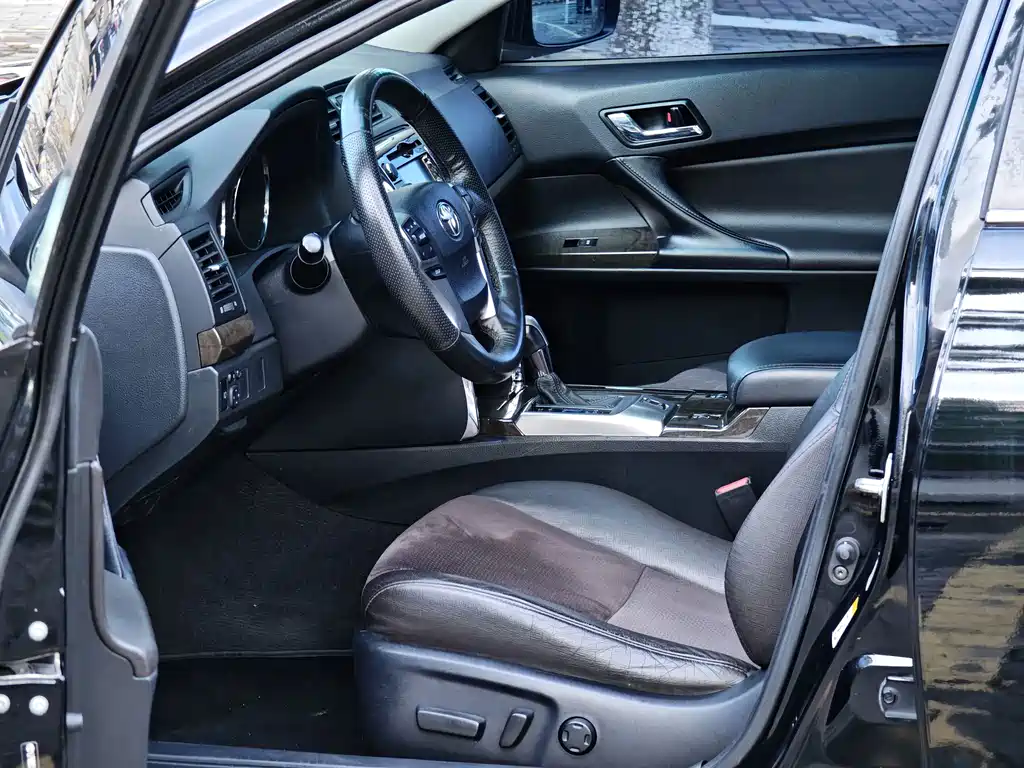 Toyota Reiz — миниатюра 11