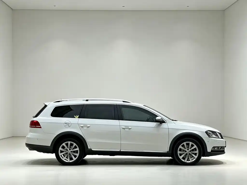 Volkswagen Magotan (Import) — миниатюра 8