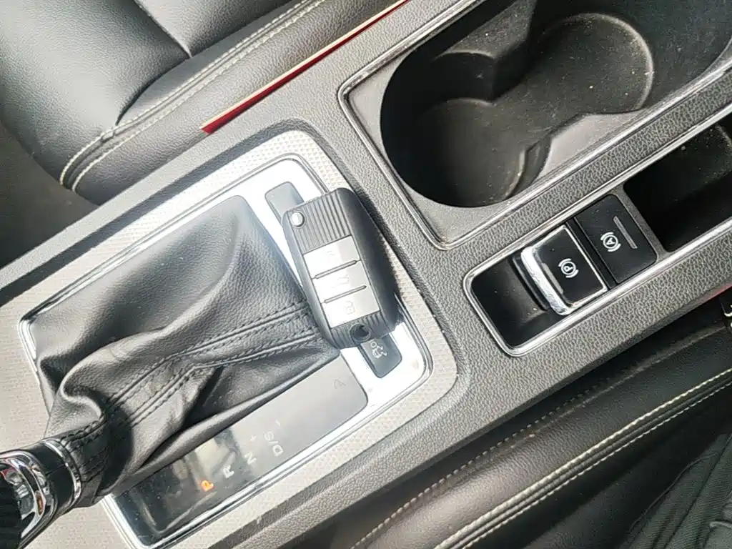 Roewe Roewe i6 Classic — миниатюра 9