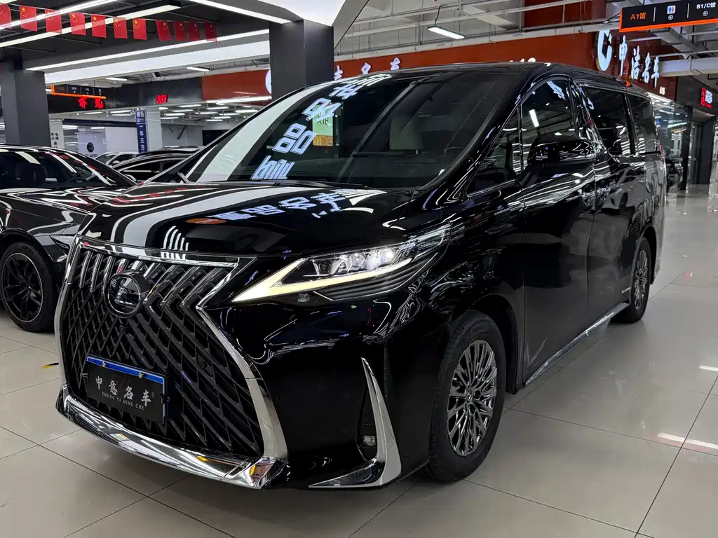 Lexus LM