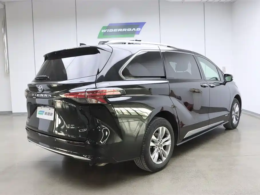 Toyota Sienna 2021 2.5L