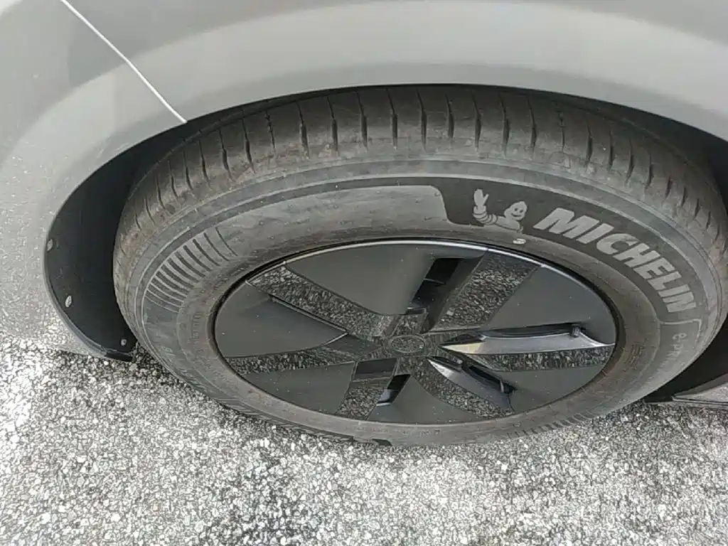 Li Auto Li MEGA — миниатюра 23