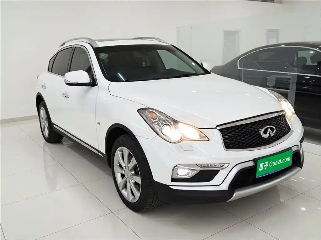 Infiniti QX50 2015 2.5L Enjoy
