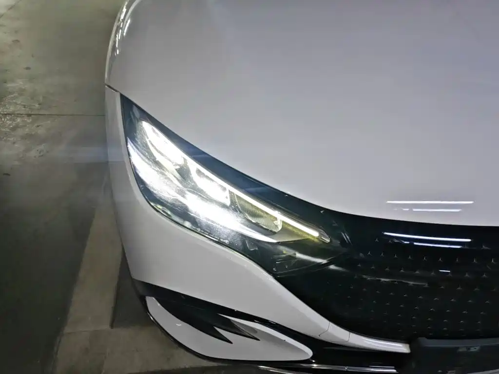 Mercedes-Benz EQE — миниатюра 11