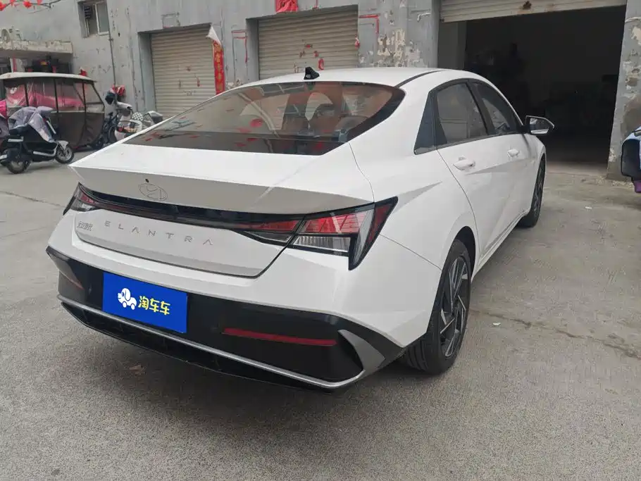 Hyundai Elantra — миниатюра 3