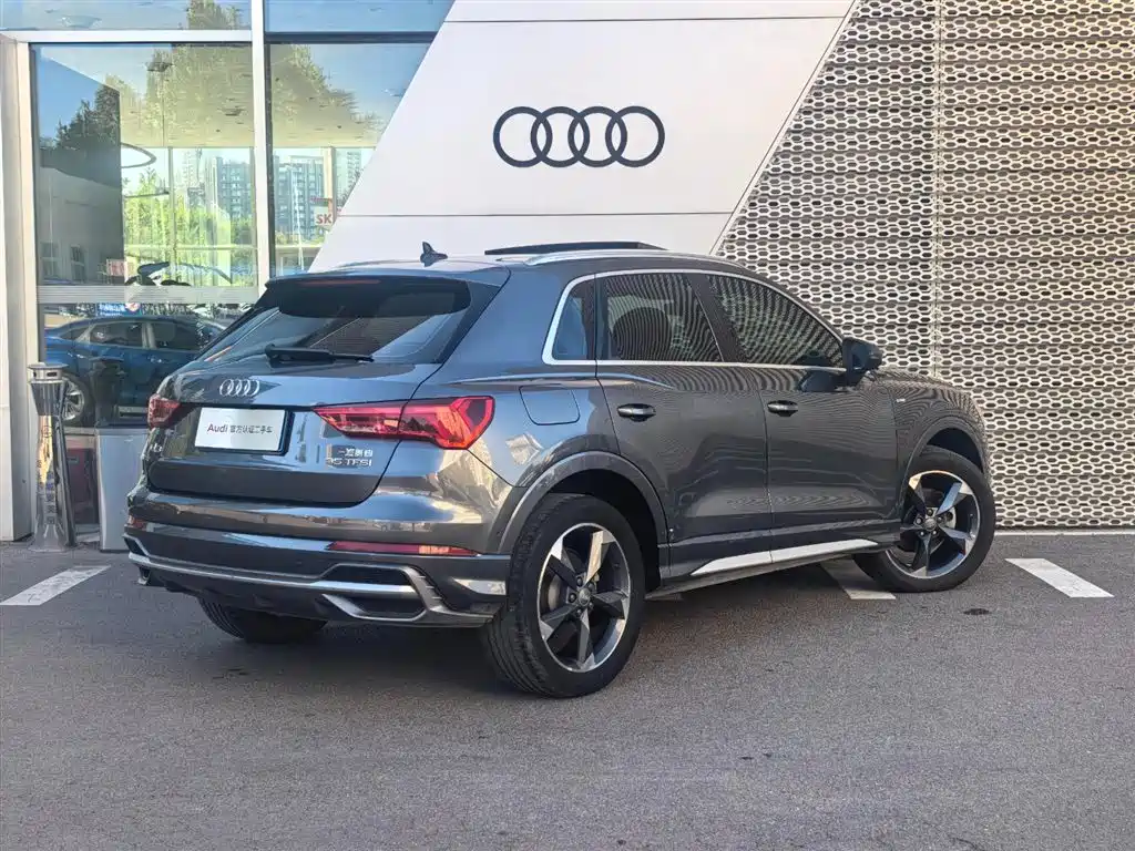 Audi Q3 - фото 4