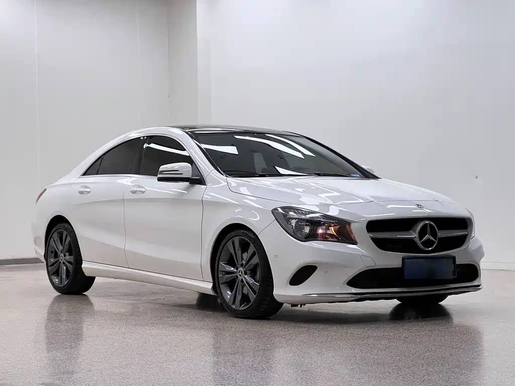MERCEDES-BENZ CLA
