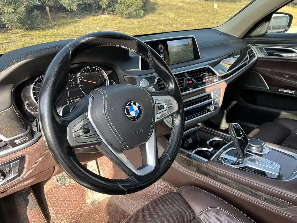 BMW 7 SERIES