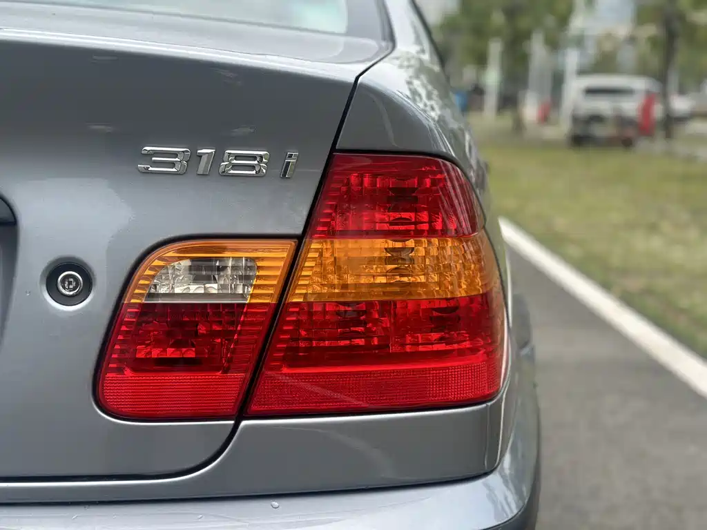 BMW 3 Series 3 2004 318i
