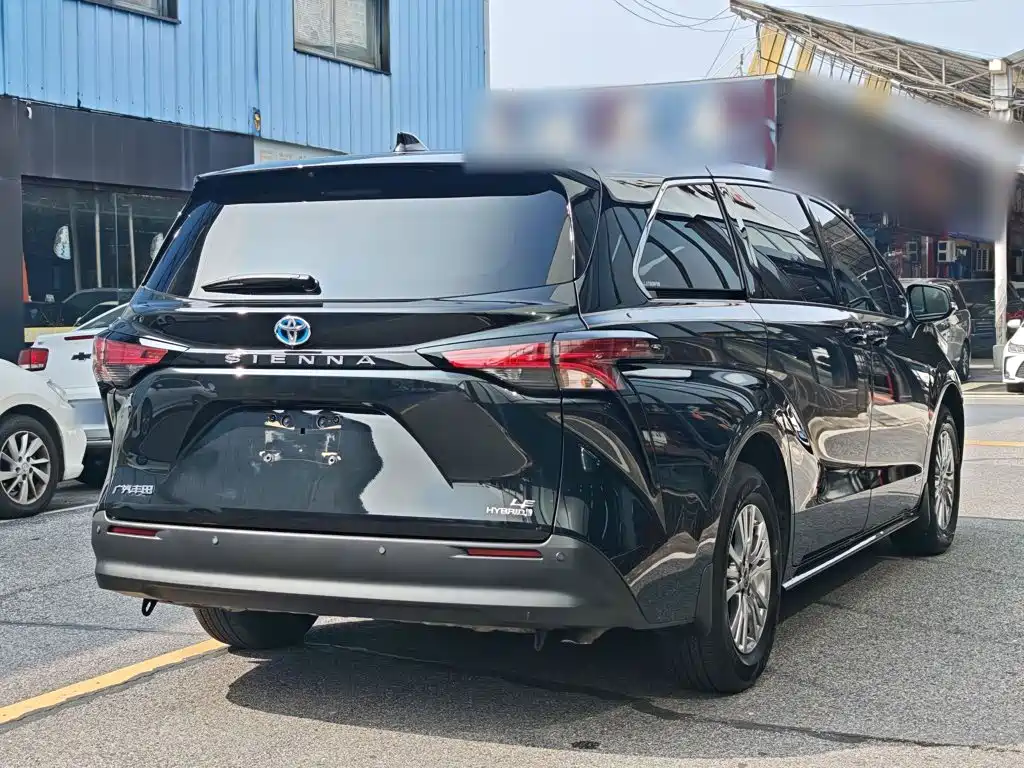 Toyota Sienna — миниатюра 15