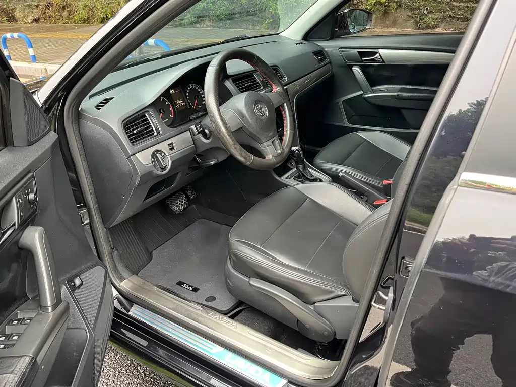 Volkswagen Lavida — миниатюра 4