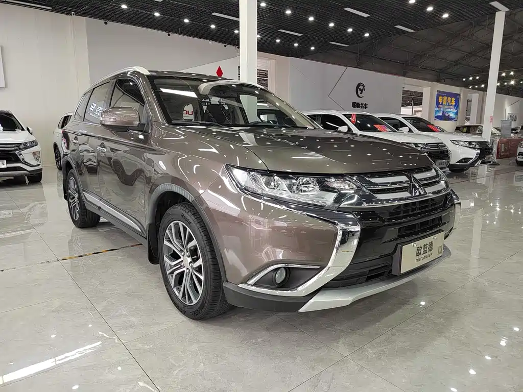 MITSUBISHI OUTLANDER