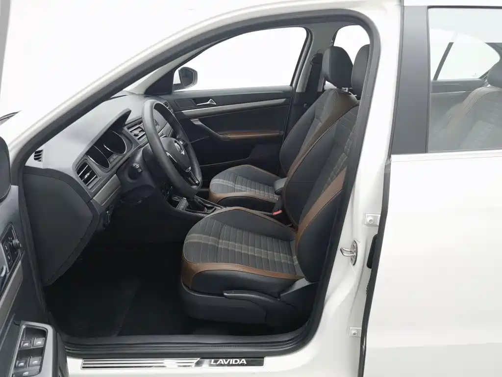 Volkswagen Lavida — миниатюра 10
