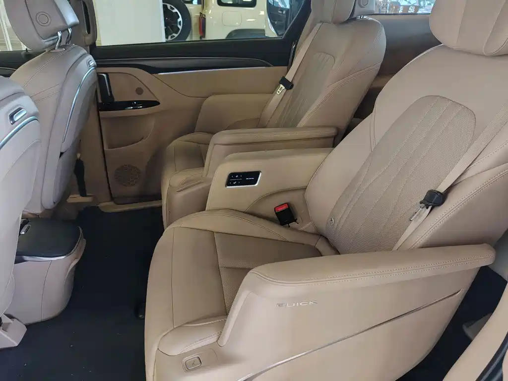 Buick GL8 Hybrid — миниатюра 23