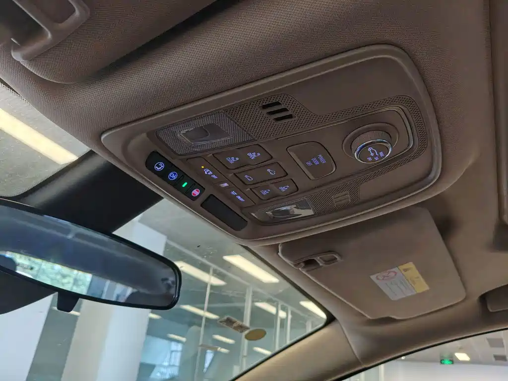 Buick GL8 Hybrid — миниатюра 11