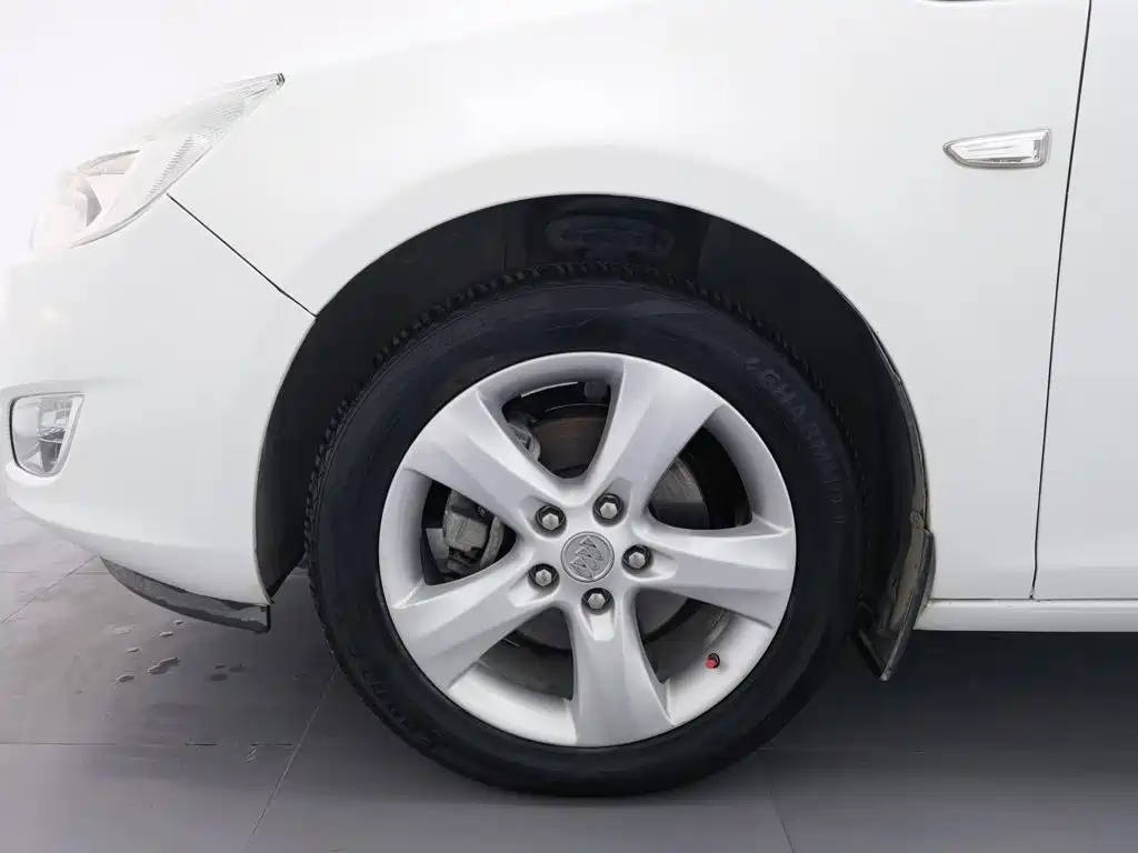 Buick Excelle — миниатюра 17