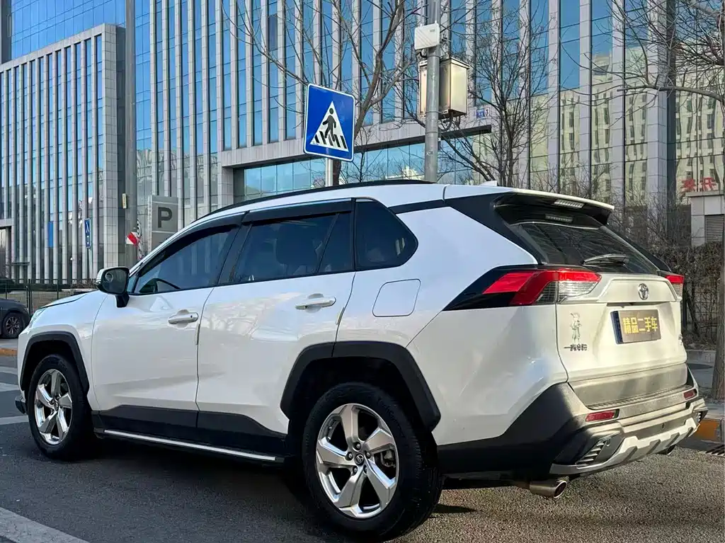 TOYOTA RAV4 RONGFANG