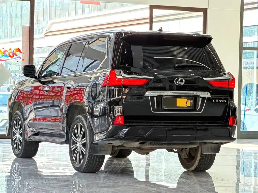 LEXUS LX