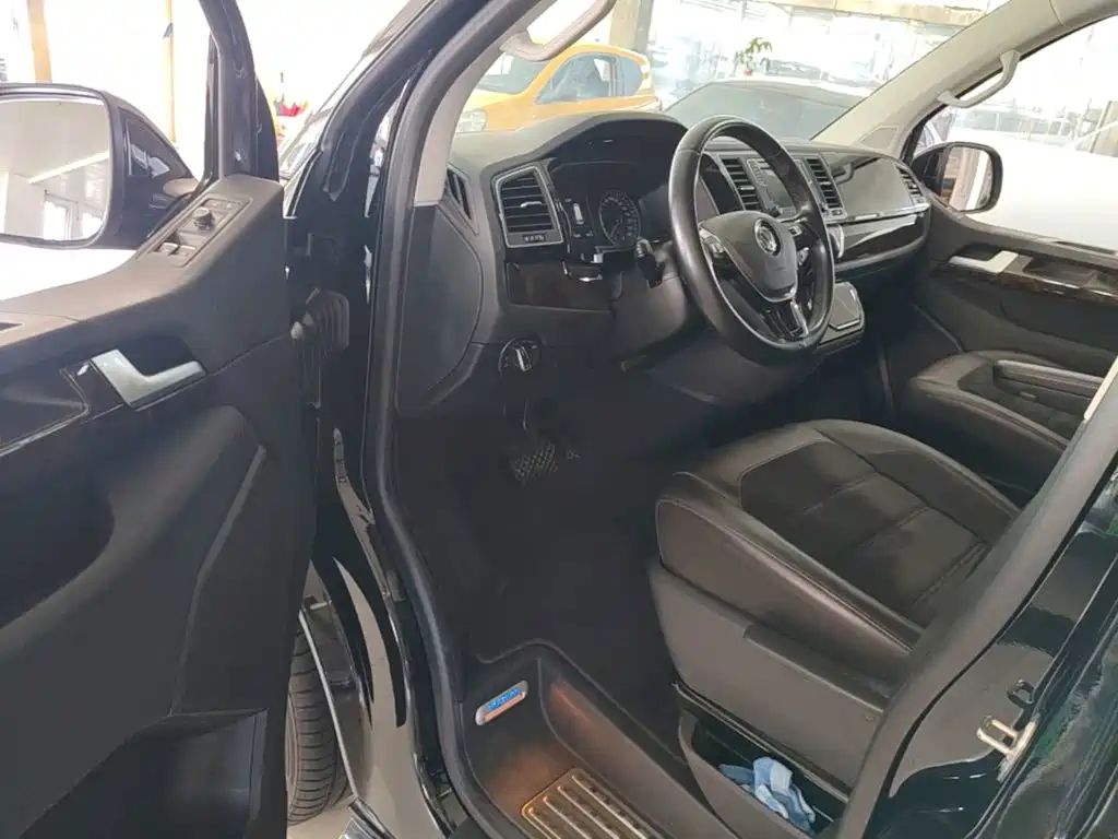 Volkswagen Multivan — миниатюра 16