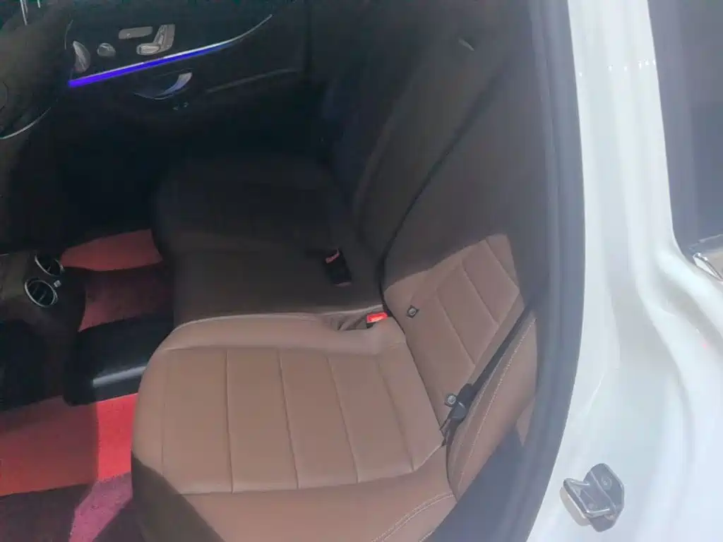 Mercedes-Benz E-Class — миниатюра 17