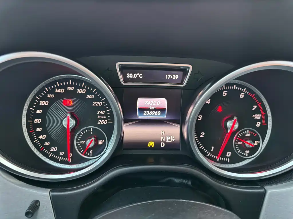 Mercedes-Benz GLE (Import) — миниатюра 7