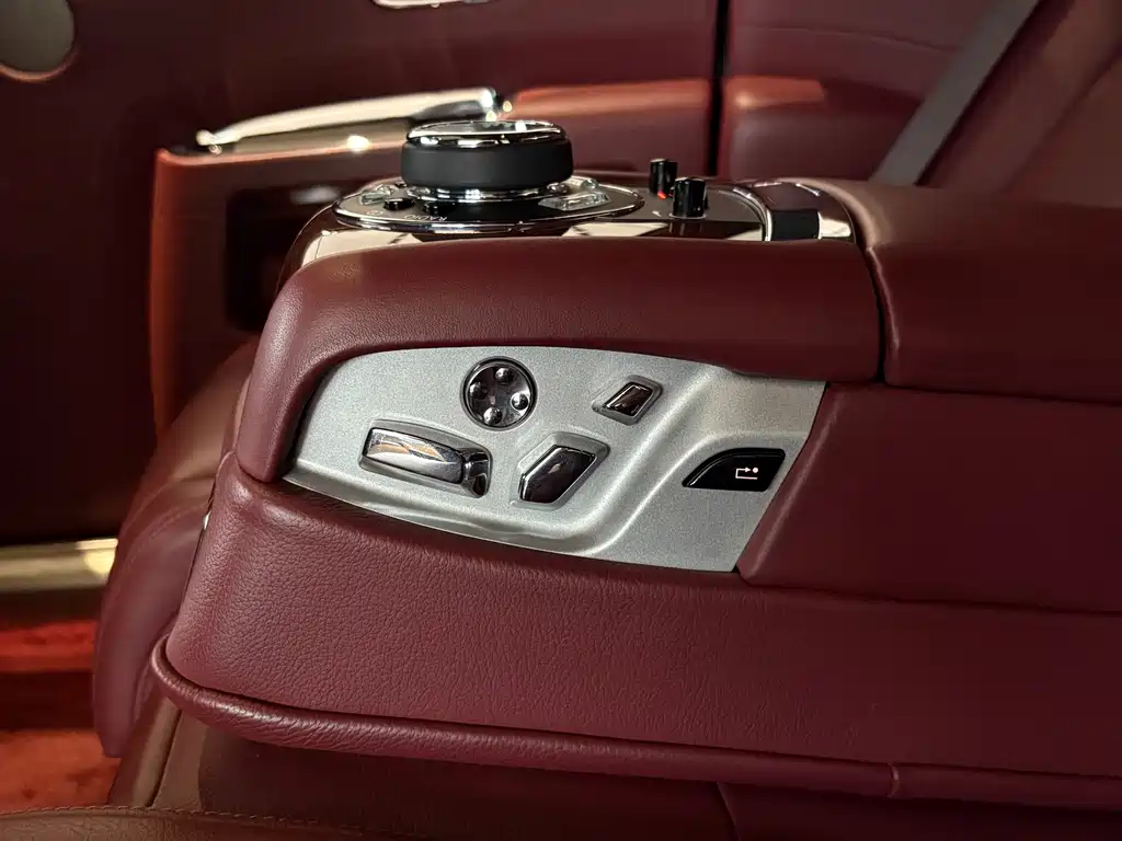 Rolls-Royce Ghost — миниатюра 16