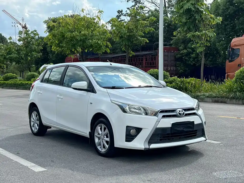 Toyota Yaris L — миниатюра 3