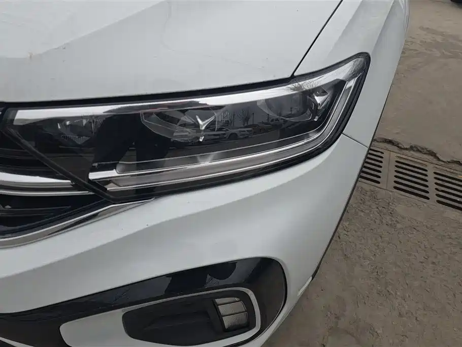 VOLKSWAGEN T ROC EXPLORING SONGS