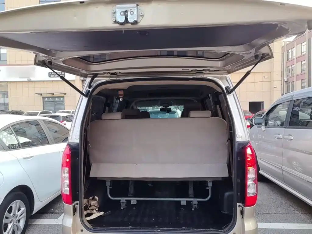 Wuling Hongguang V — миниатюра 19