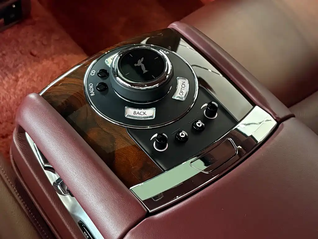 Rolls-Royce Ghost — миниатюра 15