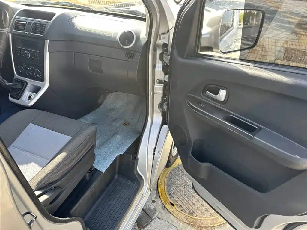 CHANGAN CHANGAN RUIXING M70