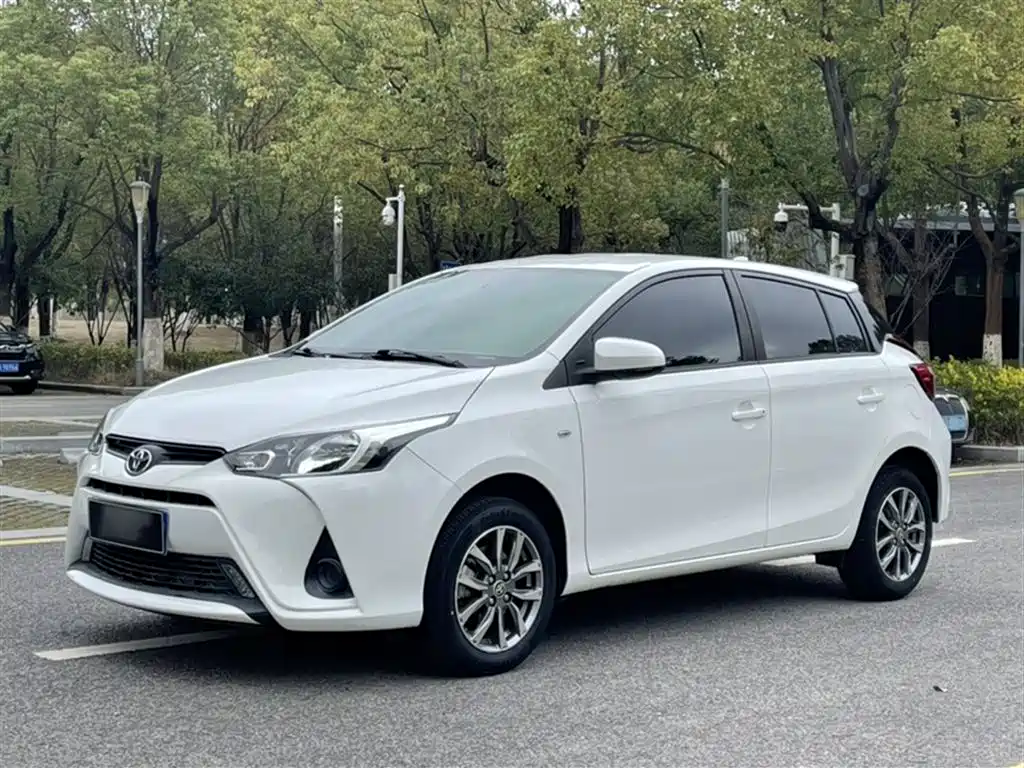 Toyota Yaris L 2021