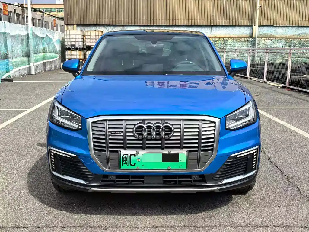 AUDI Q2L E TRON
