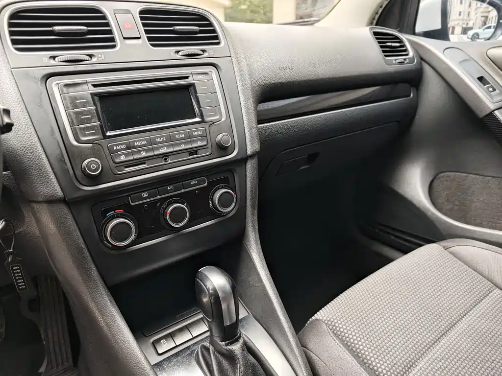 Volkswagen Golf — миниатюра 15