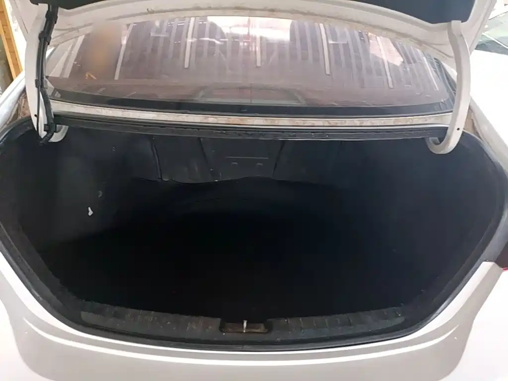 Hyundai Elantra — миниатюра 19