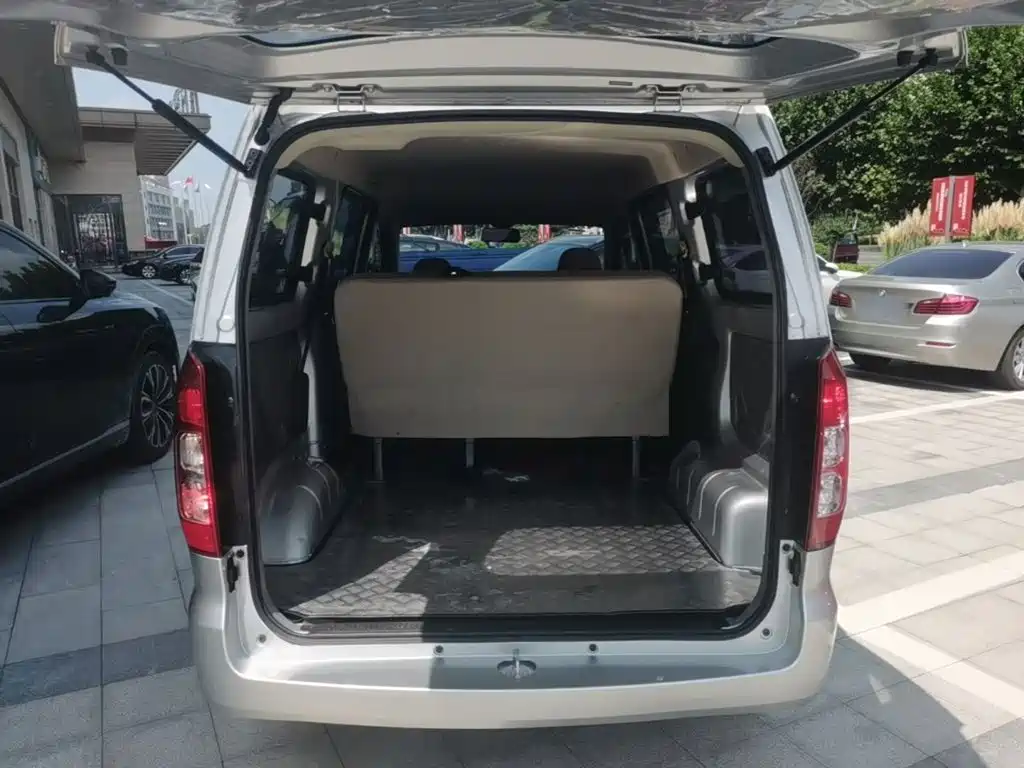 Wuling Hongguang V — миниатюра 19