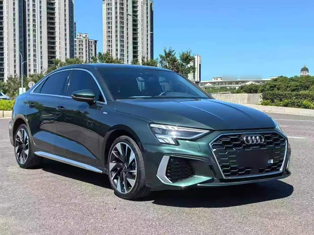 Audi A3 1.4 л 2023 г. Зелёный, пробег 49600 км