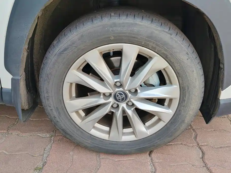 Toyota Corolla Cross — миниатюра 6