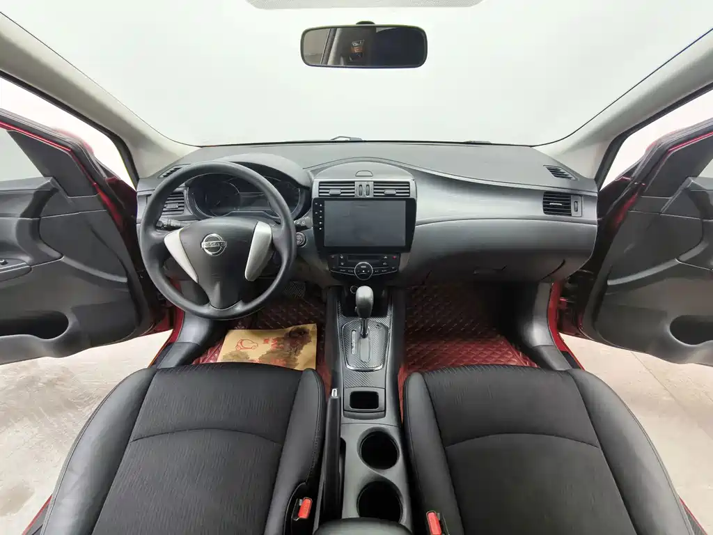 Nissan Tiida — миниатюра 9