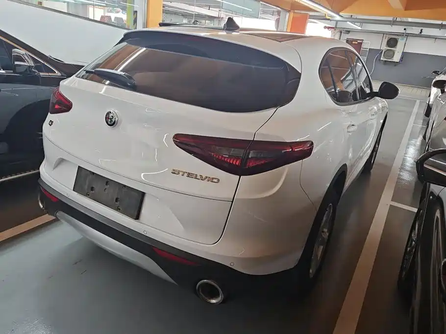 Alfa Romeo Stelvio — миниатюра 3