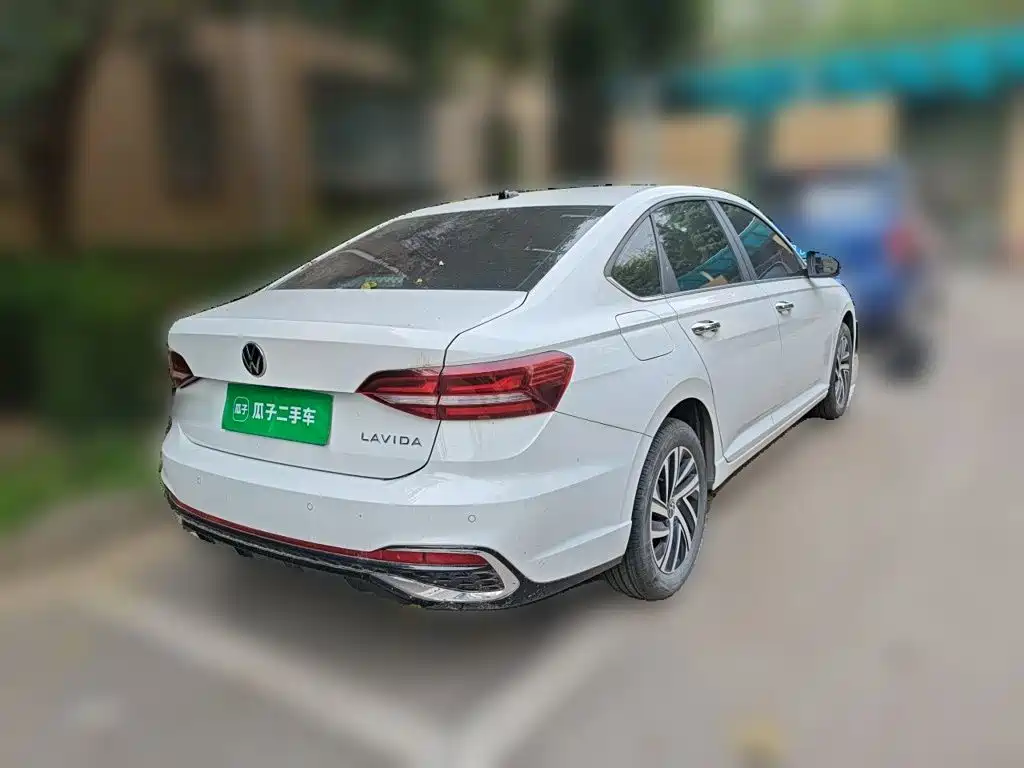 Volkswagen Lavida — миниатюра 4