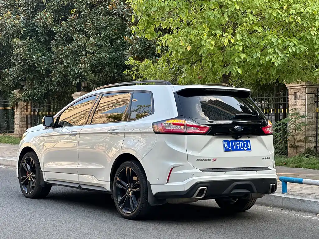 Ford Edge — миниатюра 5