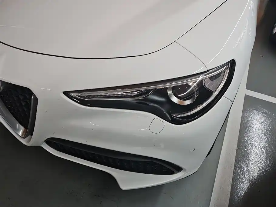 Alfa Romeo Stelvio — миниатюра 5