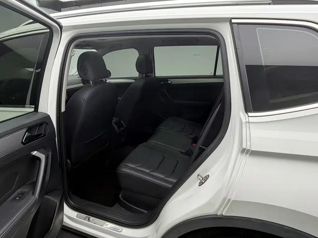 Volkswagen Tiguan L — миниатюра 9