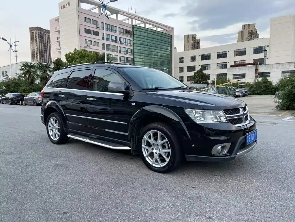 Dodge Journey — миниатюра 3