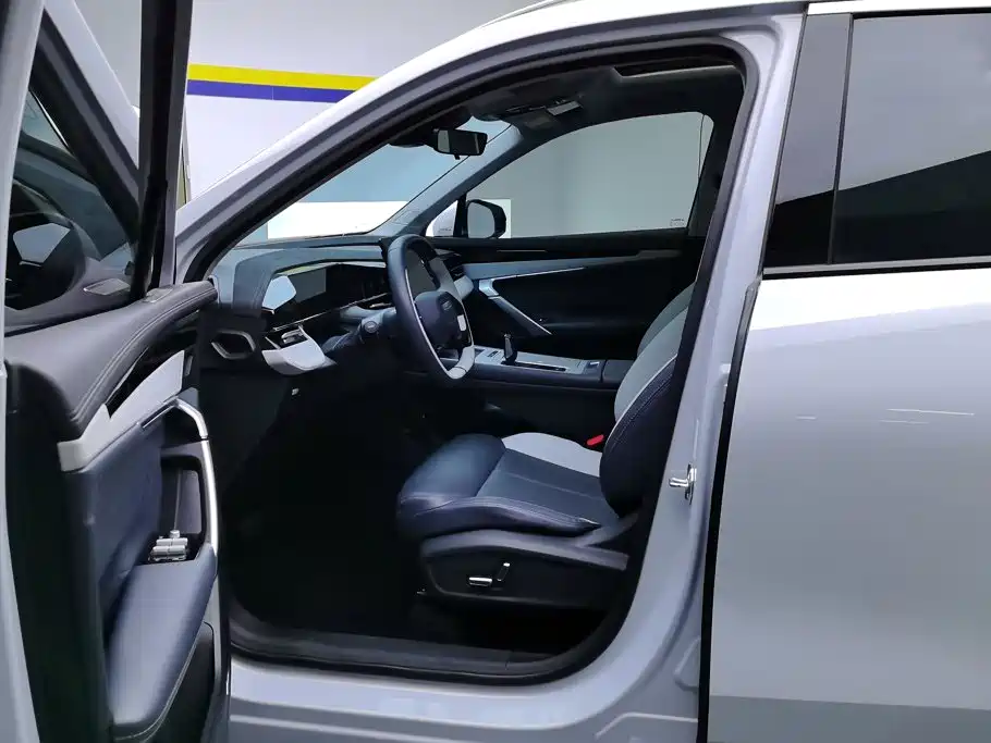 Geely Boyue L — миниатюра 9