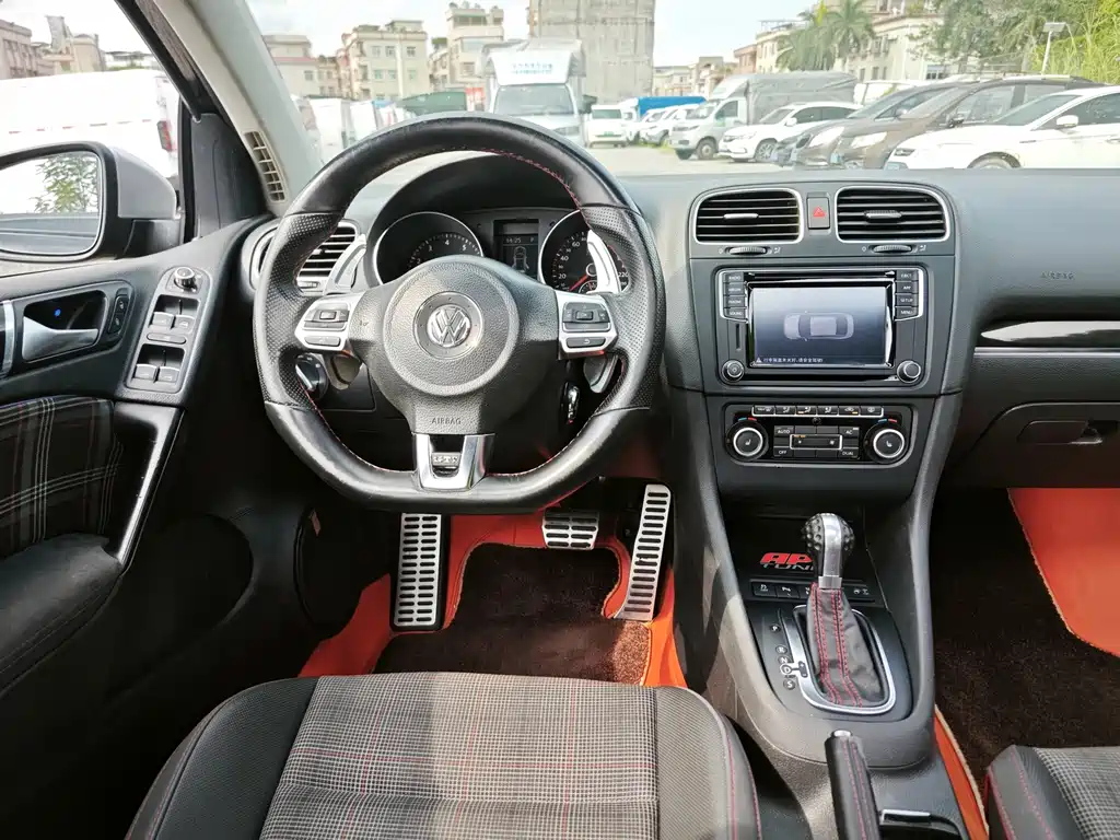 Volkswagen Golf GTI — миниатюра 10